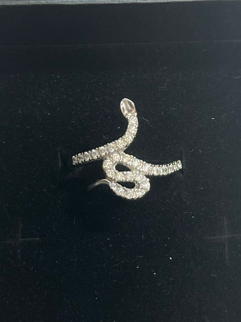 Sterling silver snake ring. 925. 
Size 10